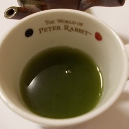 飲みたくなるのよねぇ～青汁入り緑茶（＾＿＾）不思議＾＾体が欲しがるのかなぁ～青汁が飲みやすいし緑茶が好きだし蜂蜜で ほんのり甘くて＾＾おいしかったよ（ニコニコ）